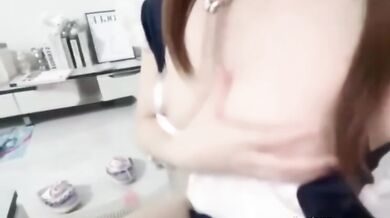 2025年9月最新，抖音泄密【小马漫漫】200万粉丝网红，顶级美乳，湖北极品小萝莉，被榜一大哥欣赏的玉体，特写骚穴 (3)